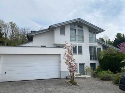 Exklusive 2-Zimmer-Souterrain-Wohnung mit geh. Innenausstattung mit Atrium und EBK in Königswinter