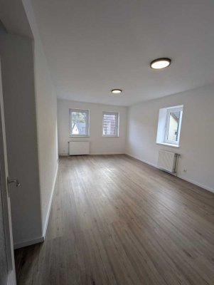 Erstbezug nach Sanierung: 3-Zi-Wohnung in Stuttgart-Rohracker