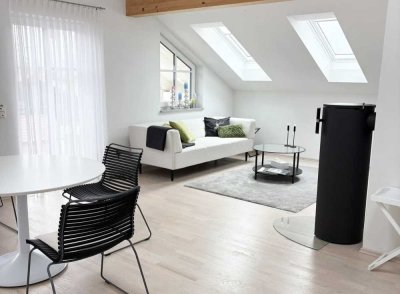 Moderne Dachgeschosswohnung in Übersee Feldwies voll möbliert