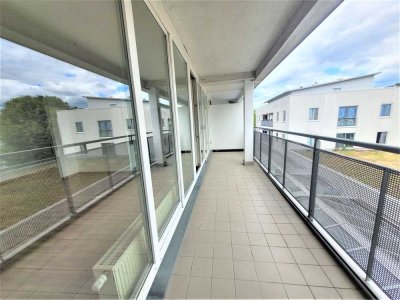 Moderne 3 - Zimmerwohnung in zentraler Lage - Balkon - EBK - Lift - Wannenbad