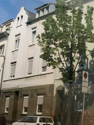 Frisch renovierte 2-Zimmer-Wohnung im 1. OG in Leverkusen Wiesdorf