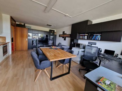 GROSSZÜGIGE SEHR SCHÖNE 1 1/2-ZIMMER-ETW, ca.47 m², Balkon, HAAR / Otto-Hahn-Straße