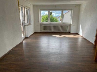 3-Zimmer-Wohnung mit Balkon und Einbauküche in Unterschneidheim