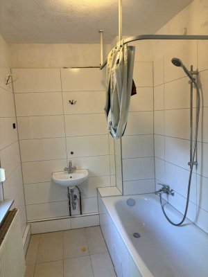 Attraktive und sanierte 2,5-Raum-Erdgeschosswohnung in Reutlingen (Kreis)