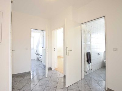 Moderne schöne helle Wohnung - auch WG geeignet-