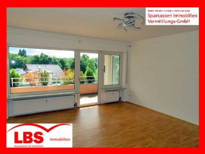 "VIEL KOMFORT MIT AUSSICHT" - Sehr gepflegte Penthouse-Wohnung mit Balkon und Garage in Su.-Ro.