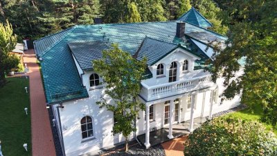 Traumhafte Designer-Villa – Luxuswohnen auf parkähnlichem Anwesen in Waldesruh