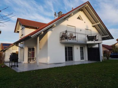 4 Zimmer EG Wohnung mit Süd-Ost Terrasse und eigenen Garten