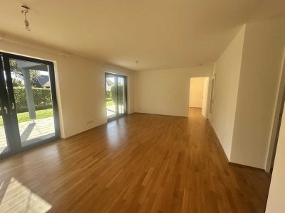 Schöne lichtdurchflutete 2-Zimmer Wohnung mit Terrasse und Gartenanteil in Niederrieden