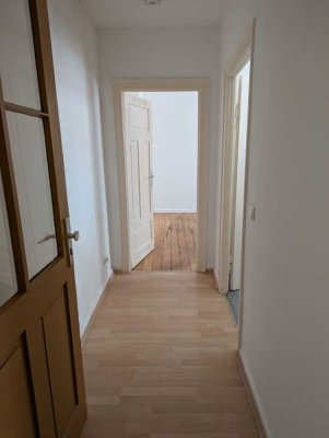 Bezugsfertige 2 Zimmer Altbauwohnung