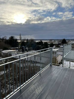 Peenemünde, Erstbezug mit Balkon & Hafenblick auf die Peene