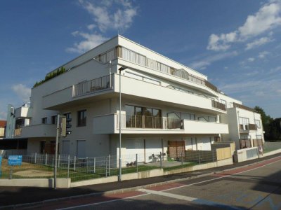 Hochwertig ausgestattete Mietwohnung mit Eigengartenanteil und Tiefgaragen-Stellplatz in Toplage in 2700 Wiener Neustadt