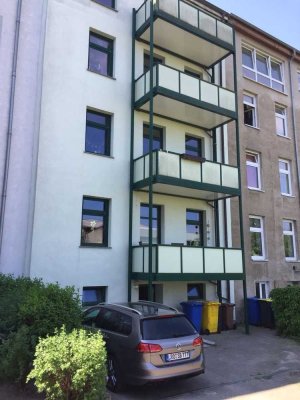 Schöne 2-Z.-Wohnung in zentraler, verkehrsgünstiger Lage in Rostock
