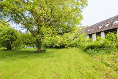 Eine Immobilie - viele Möglichkeiten! Großes Mehrgenerationenhaus auf parkähnlichem Grundstück.