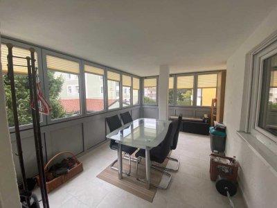 **Hübsche, teilmöblierte 2-Zimmerwohnung in ruhiger Lage**