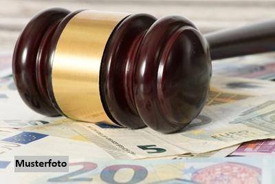 Bestandsgebäude mit Nebengebäude