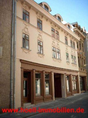 Höll-Immobilien vermietet attraktive 3 Raum-WE mit Balkon im Zentrum von Halle.