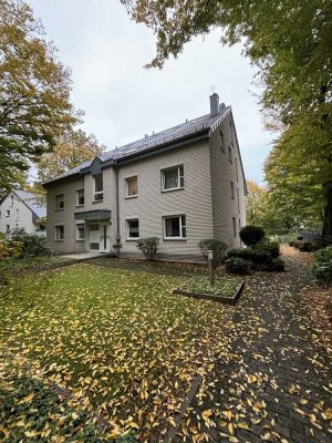 Charmante vollrenovierte 3-Zimmer-Souterrainwohnung mit großer Terrasse