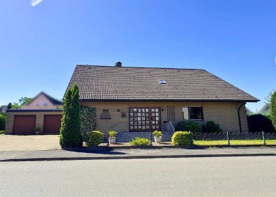 == Gepflegtes ZFH in guter Lage von Augustdorf! ==