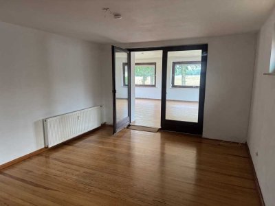 AUFS LAND! - großzügige 4 Zimmer-Wohnung wartet auf neue Mieter