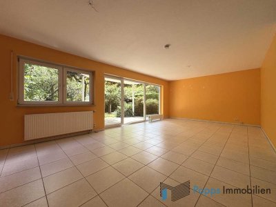 Behindertenfreundliche 3-Zimmer Erdgeschosswohnung in ruhiger Lage mit Garten und Garage