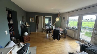 Charmante 2-Zimmer-Wohnung mit riesiger Terrasse & Garten in Feldrandlage (Heidelsheim)