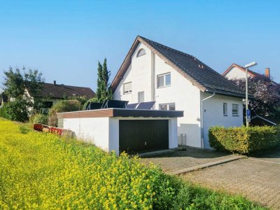 Ideal für Familien: Freistehendes Haus mit Einliegerwohnung! Großer Garten, Garage und Feldrandlage!