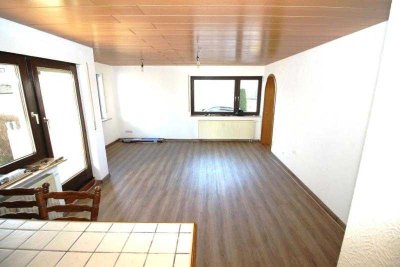 NEU!: Jetzt komplett renoviert: 3 Zimmer*Balkon* Garage