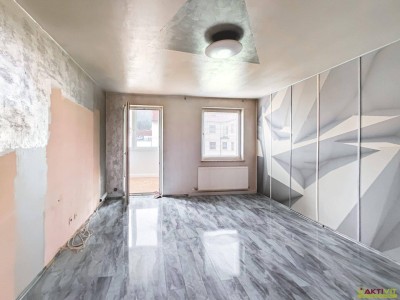 Geräumige Eigentumswohnung mit Loggia und großem Keller in Sankt Georgen.