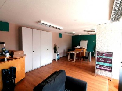 Einfamilienhaus mit attraktivem Ladenlokal in Homburg-Bruchhof