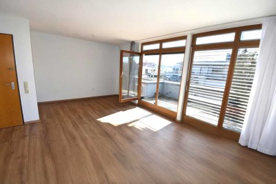 **Mitten in Böblingen*Tolle 2-Zimmer-Lifestyle-Penthouse-Whg. mit Dachterrasse, Aufzug und TG-Stp.**