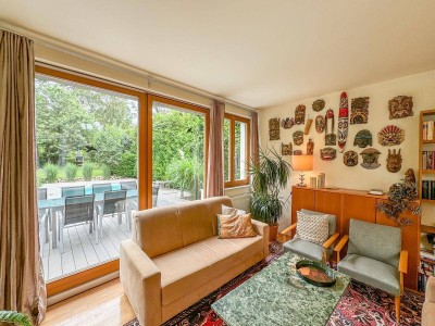 Romantisches Einfamilienhaus mit Traumgarten und Pool in bester Lage am Leithagebirge