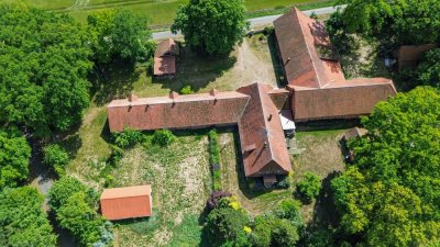 Für Pferdeliebhaber! Schöner Resthof mit vielseitigen Möglichkeiten in Borstel zu verkaufen
