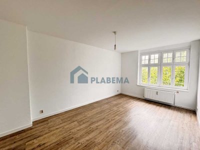 Komplett renovierte 3- Zimmer Wohnung, neue EBK möglich, neues Badezimmer mit Wanne und Dusche