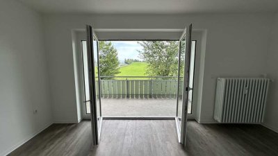 2. OG / 4 Zimmer mit Balkon ab Dezember (frisch saniert)