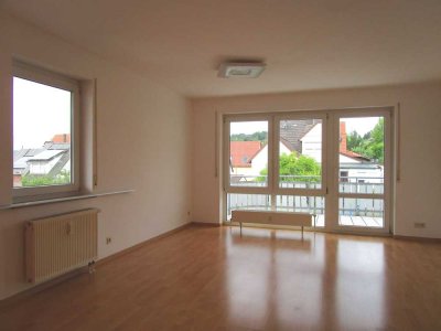 Moderne 3,5 Zi.-Wohnung mit Einbauküche, Laminatböden, großem Südwestbalkon + Tiefgarage