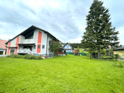 Charmantes Ein-/Zweifamilienhaus in Ruhelage mit großflächigem Garten