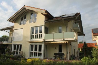 Helle Doppelhaushälfte in 82386 Oberhausen für Naturliebhaber