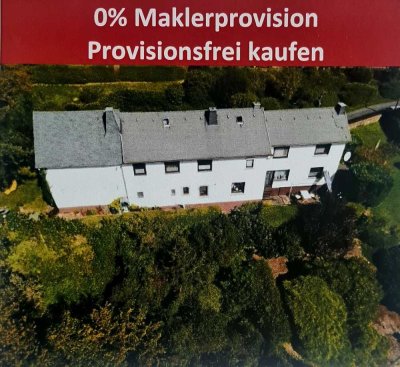 Familienidylle in Höhenlage: Großzügiges Einfamilienhaus mit Gartenparadies