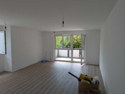 3,5 Zimmer Wohnung mit EBK, Balkon und Garage