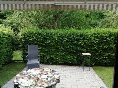 Selbstnutzung oder Kapitalanlage: 2-Zi-EG-Wohnung mit TG-Stellplatz u. Süd-Terrasse 1 km vom Zentrum