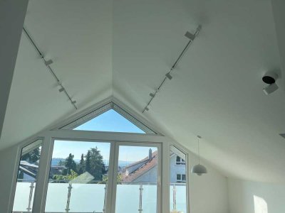 Erstbezug nach Sanierung: teilmöblierte 2,5-Zi.-Whng. mit neuer EBK, Balkon inkl. Lichtkonzept