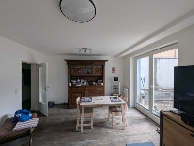 Von Privat-Kapitalanlage-2-Zimmer Souterrainwohnung eigener Garten in Moers-Meerbeck zu verkaufen