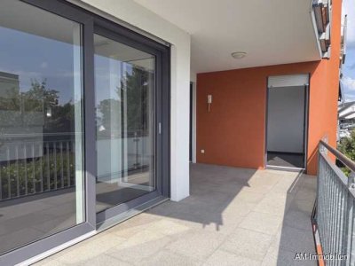 Stadt- und seenah gelegen! Neuwertige 3-Zimmer-ETW mit großem Balkon und Teilseesicht!