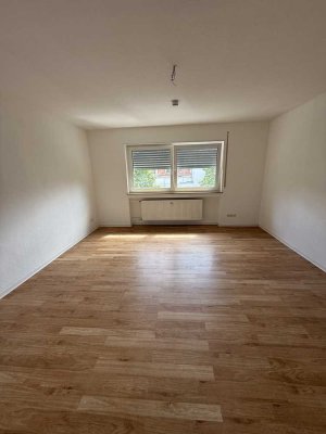 Elegante und geräumige 4KZB- Wohnung mitten in Hauptstraße ‚69214  Eppelheim