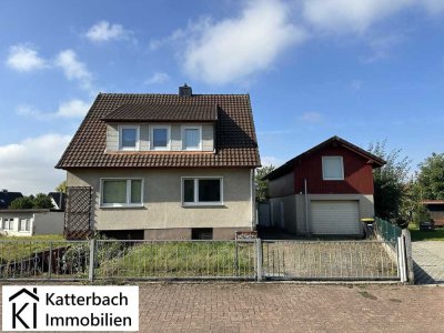 Freistehendes Einfamilienhaus mit Nebengebäude und großem Grundstück in Förste