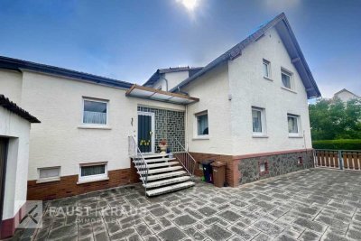 Charmantes Wohnhaus mit Anbau, Doppelgarage und Garten in Erlensee