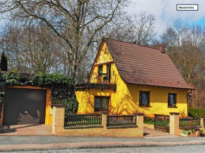 Provi frei Zweifamilienhaus mit Garage in 21702 Ahlerstedt -