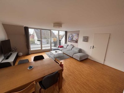 Gepflegte 4-Raum-Maisonette-Wohnung mit gehobener Innenausstattung mit EBK in Düsseldorf