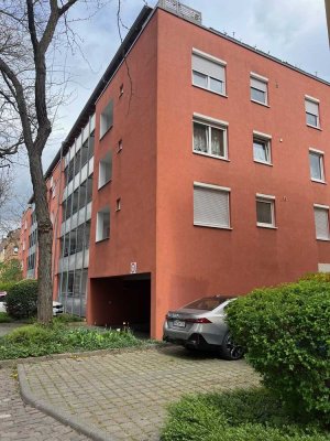 Exklusive 3,5-Zimmer-Wohnung mit Balkon, Einbauküche & Tiefgaragenstellplatz ab sofort frei